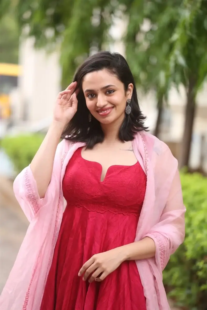 Telugu Actress Malavika Nair at Anni Manchi Sakunamule Movie Thanks Meet